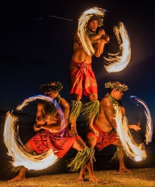 Pengalaman Pesta Luau Hawaii